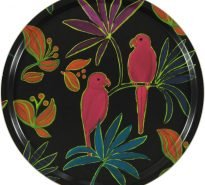 Round eco-friendly Scandinavian Birchwood tray featuring fuschia parrots on a black and tropical background
